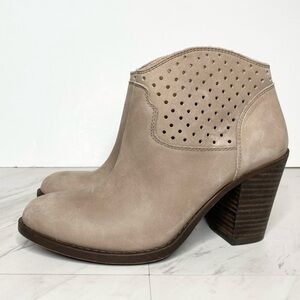 Lucky Brand Eller Gray Leather Perforated Bootie 7M